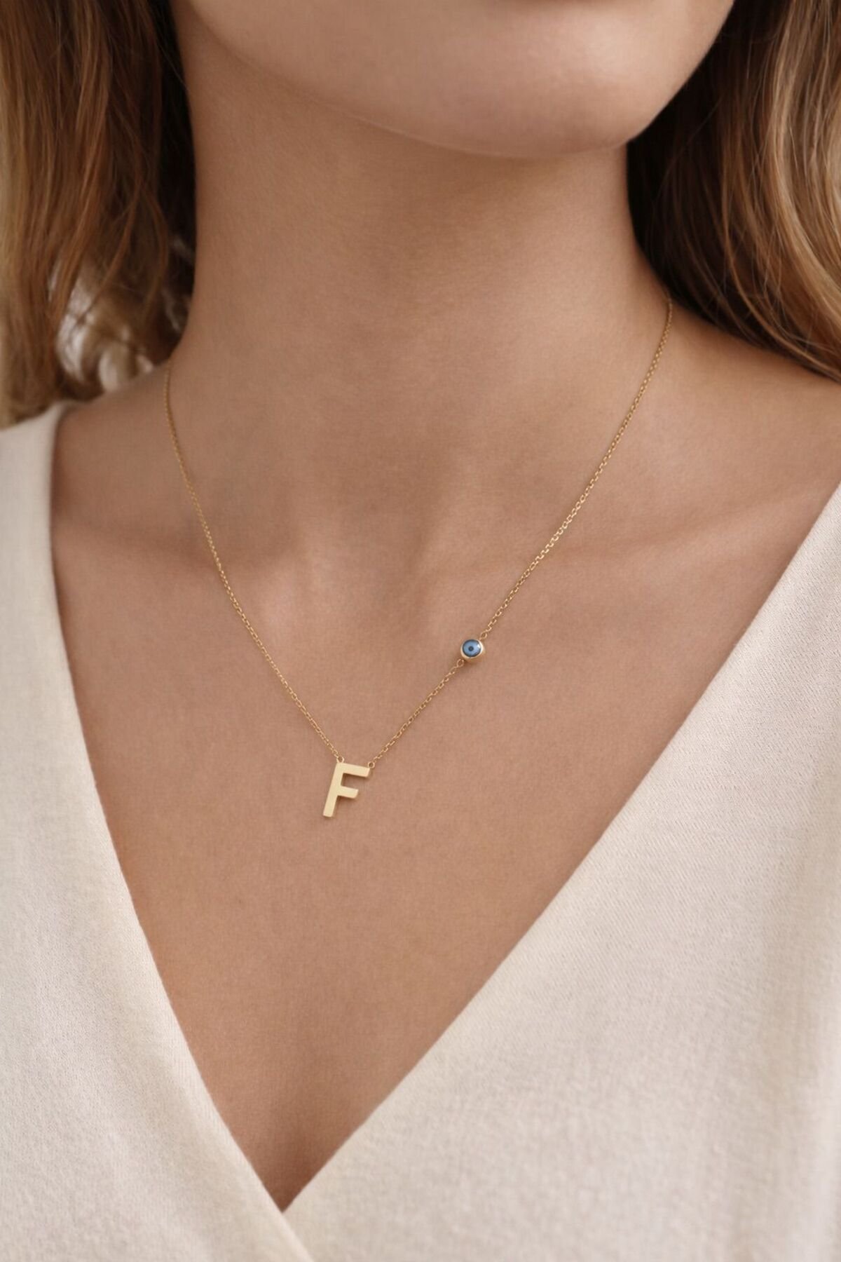 F Harfli Çelik Kolye