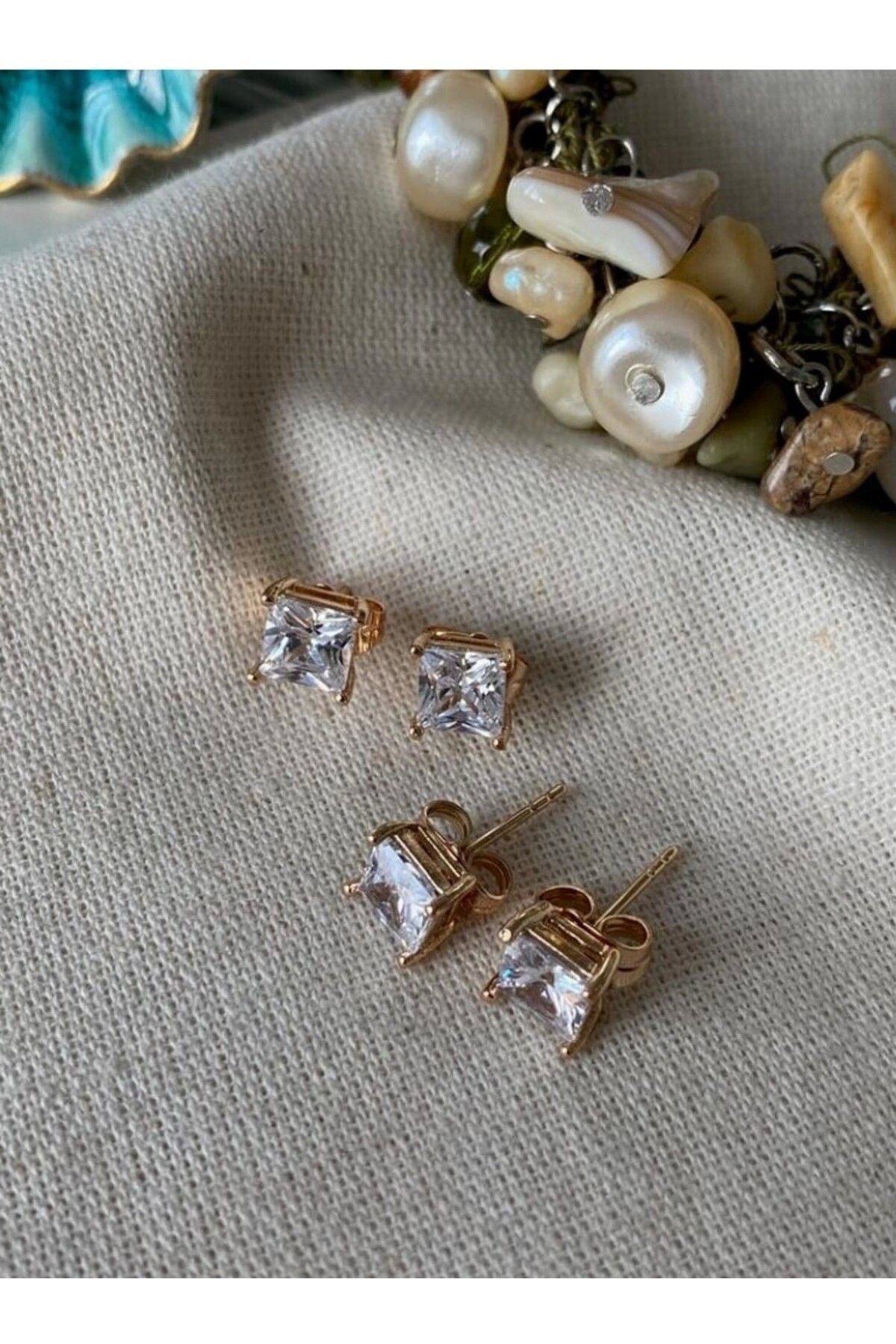 VIP Kare Tektaş Küpe