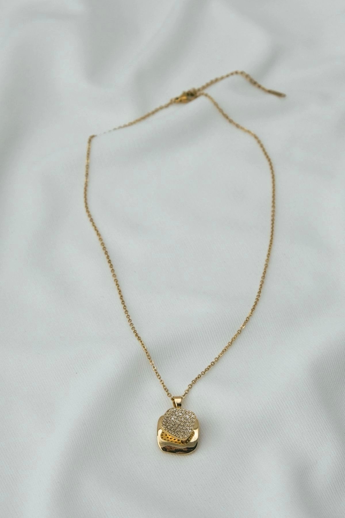 Women's Rotating Steel Necklace