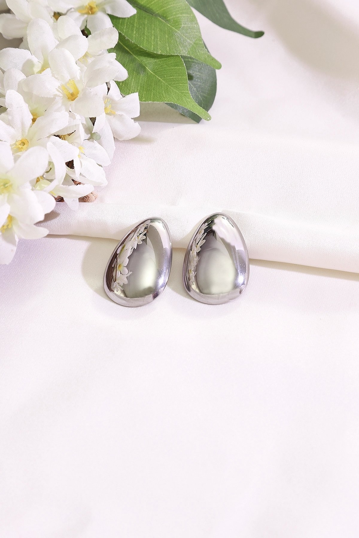 Oval Vintage Çelik Küpe