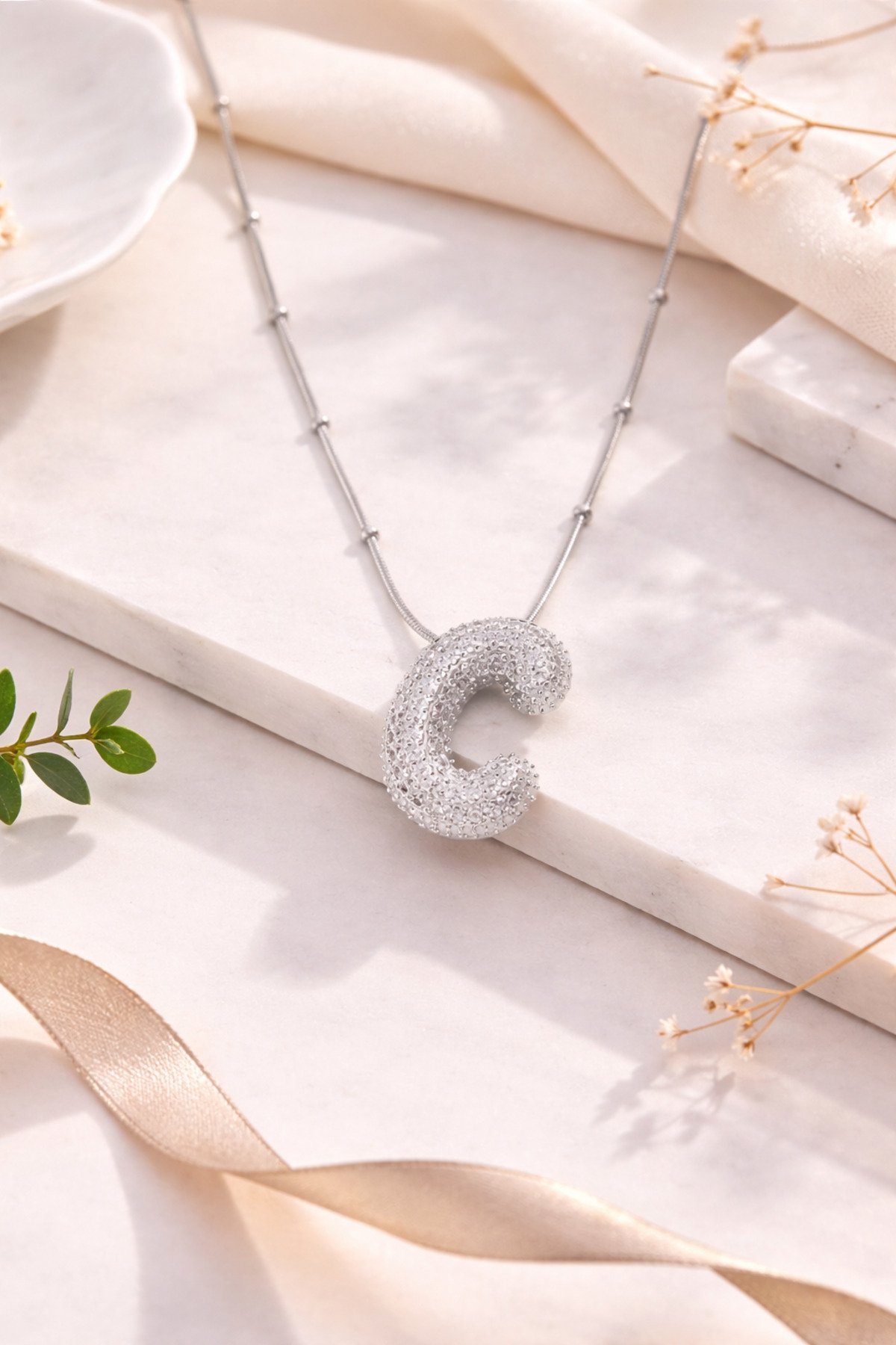 Çelik Zincirli Zirkon Taşlı C Harfli Gümüş Renk Bubble Kolye