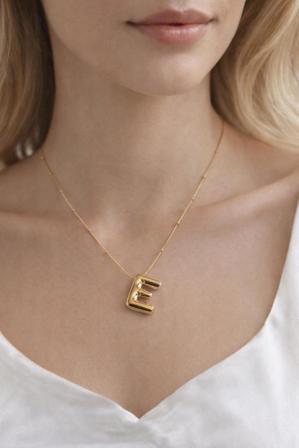 Çelik Zincirli E Harfli Gold Renk Bubble Kolye