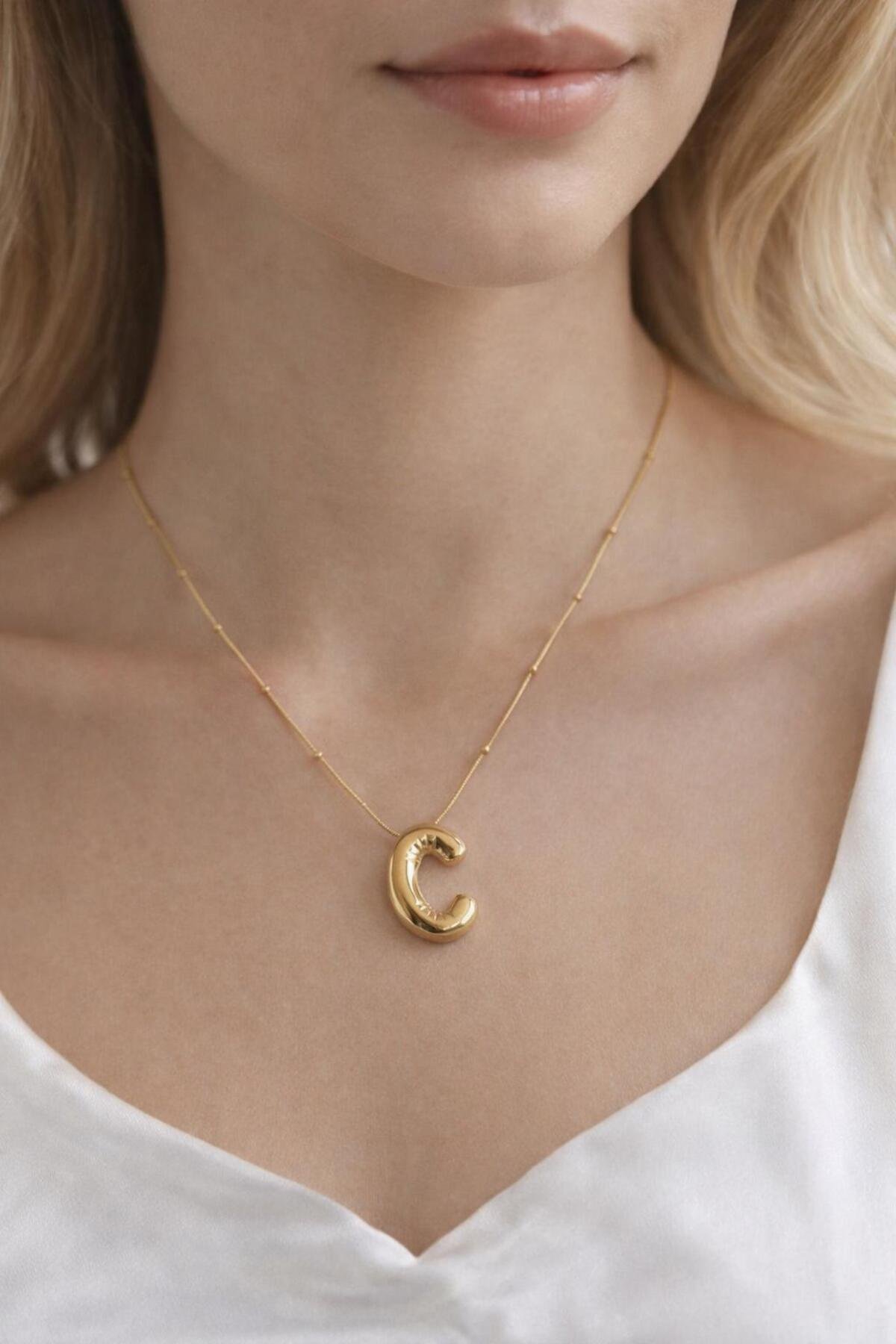 Çelik Zincirli C Harfli Gold Renk Bubble Kolye
