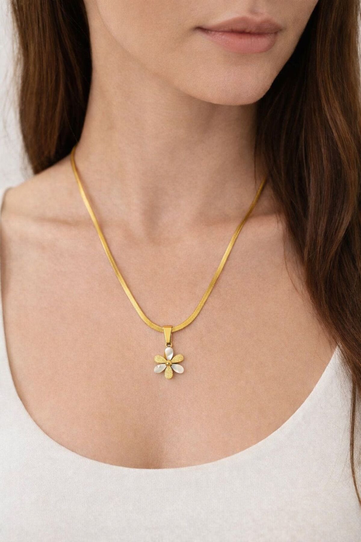 ÇELİK PAPATYA MODEL KOLYE