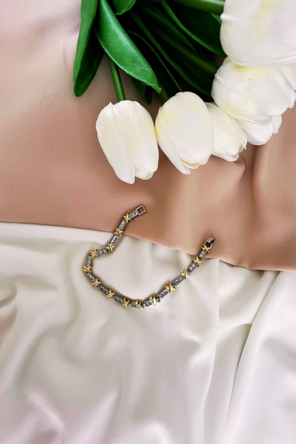 XOXO TAŞLI ÇELİK BİLEKLİK