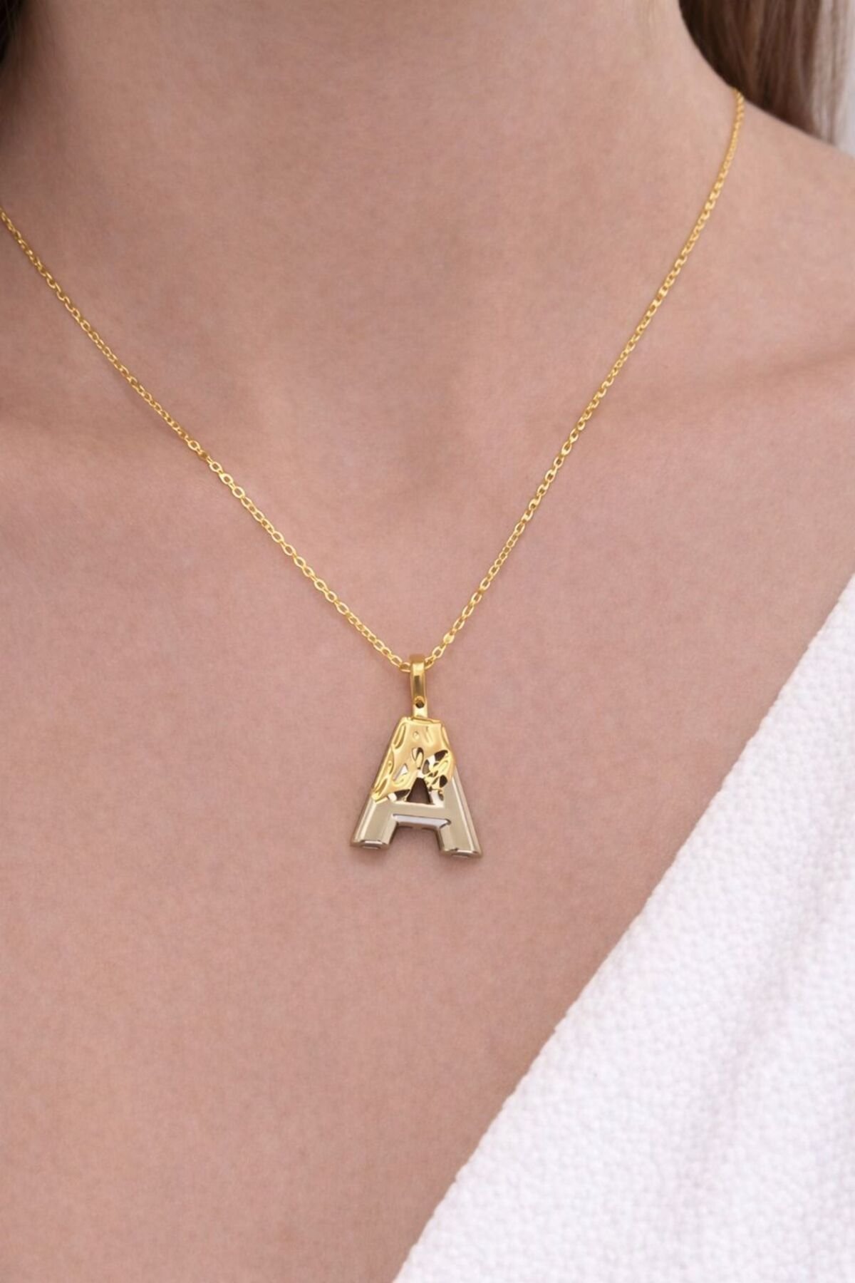 ÇİFT RENKLİ A HARFLİ ÇELİK KOLYE