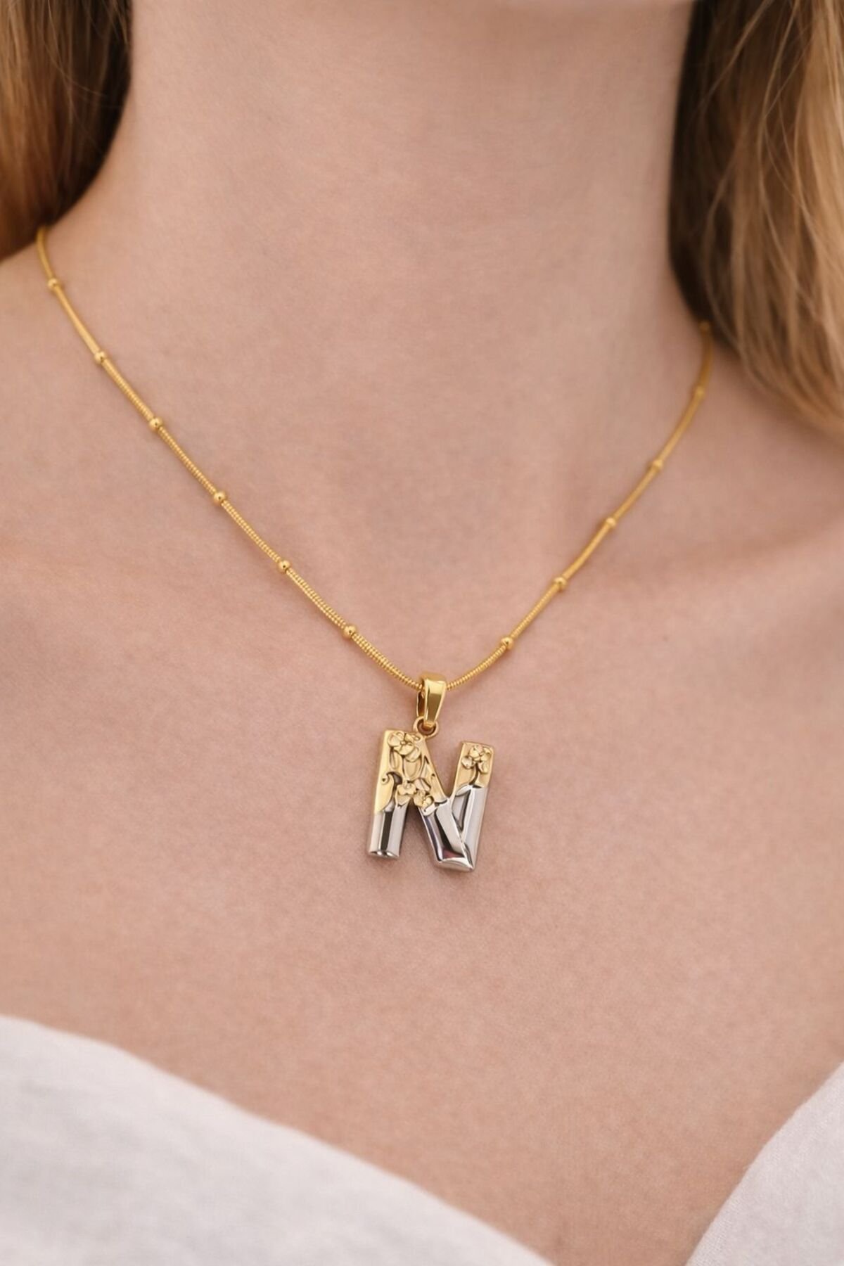 ÇİFT RENKLİ N HARFLİ ÇELİK KOLYE