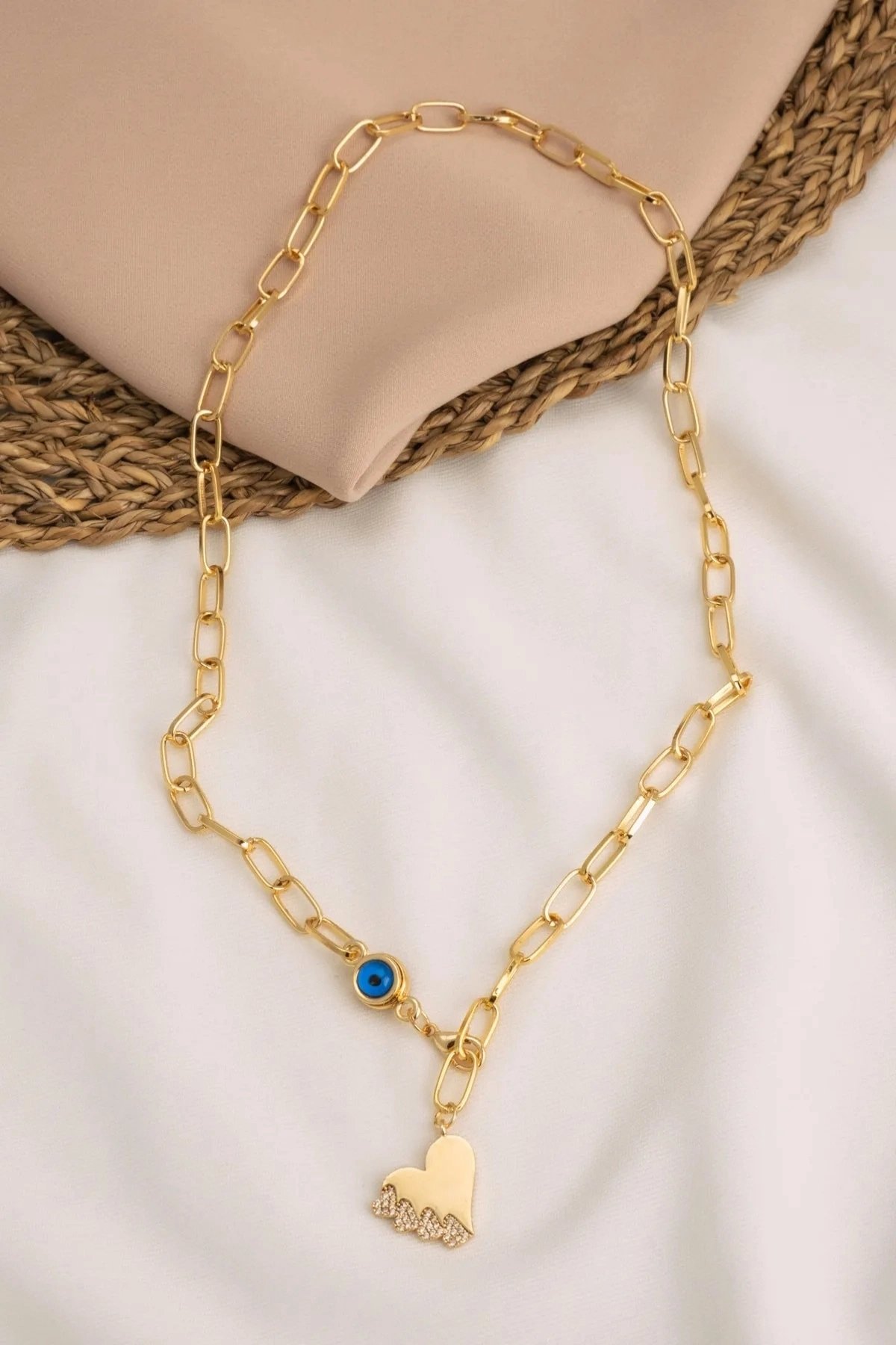 Kalpli Model Taş Detaylı Altın Kaplama Kolye