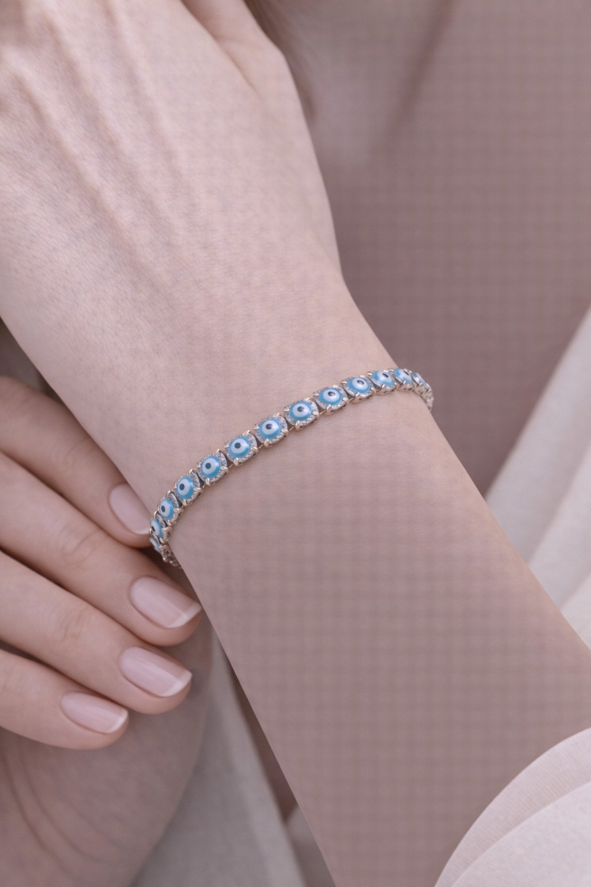 İRİ BOY ZİRKON TAŞ ÜZERİ MİNELİ NAZAR BONCUK GOLD BİLEKLİK