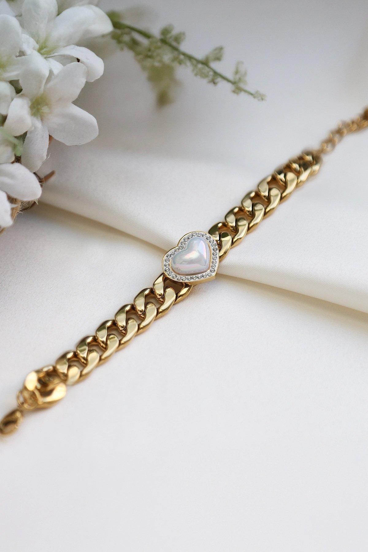 Kalpli Zirkon Taşlı Çelik Bileklik