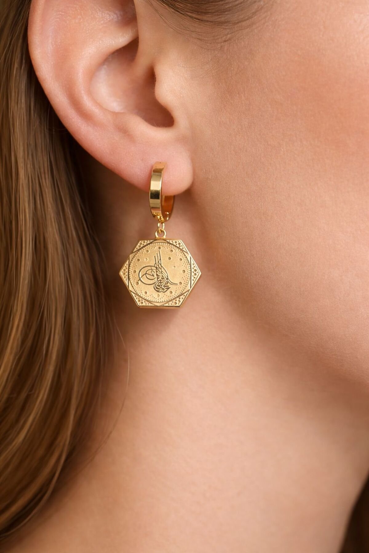 Osmanlı Tuğralı Çelik Küpe Kadın