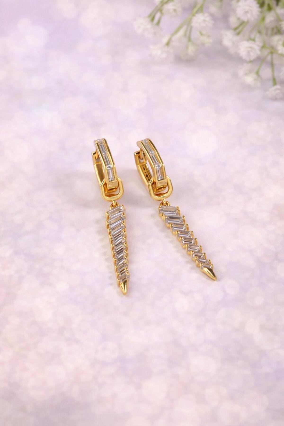 Zarif Işıltılı Gold Küpe 4 Cm